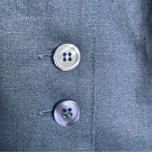 LINEN Button Down Top - Picture 11 of 16